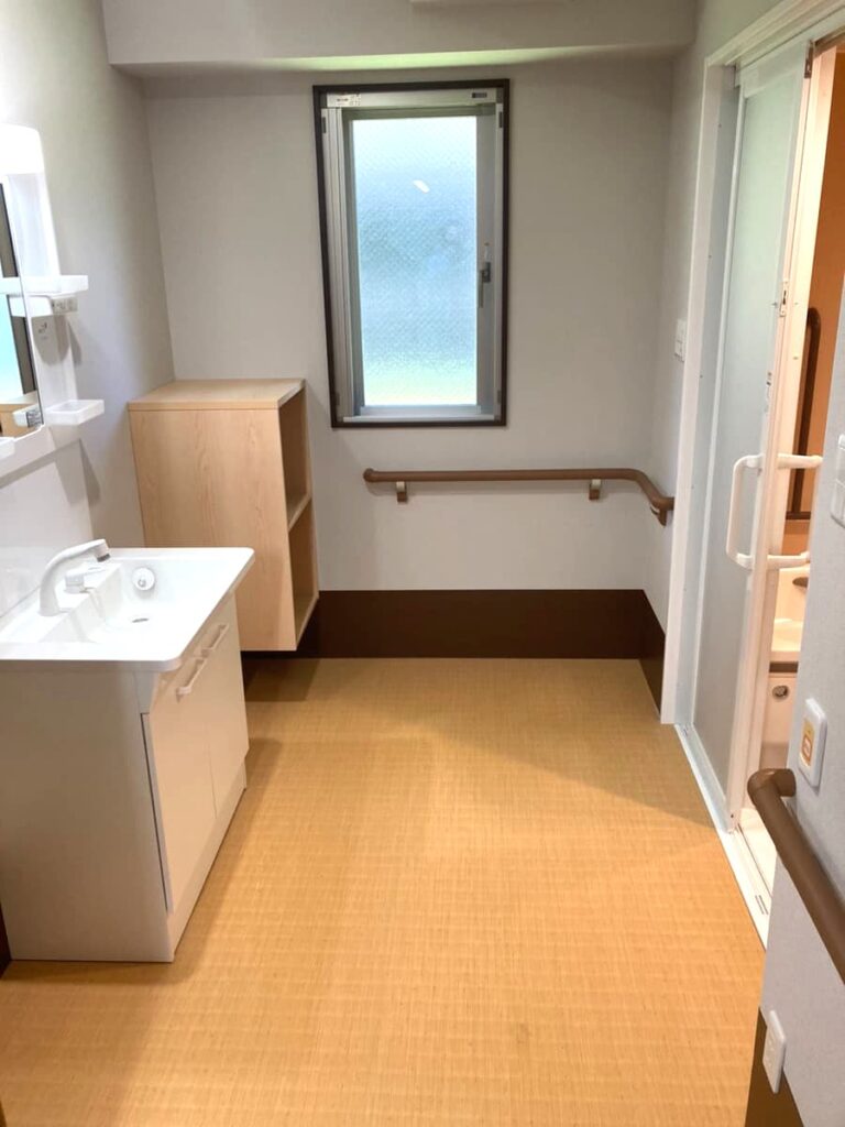 一住宅型有料老人ホーム〈ベストライフ松戸中央〉の個浴　脱衣所