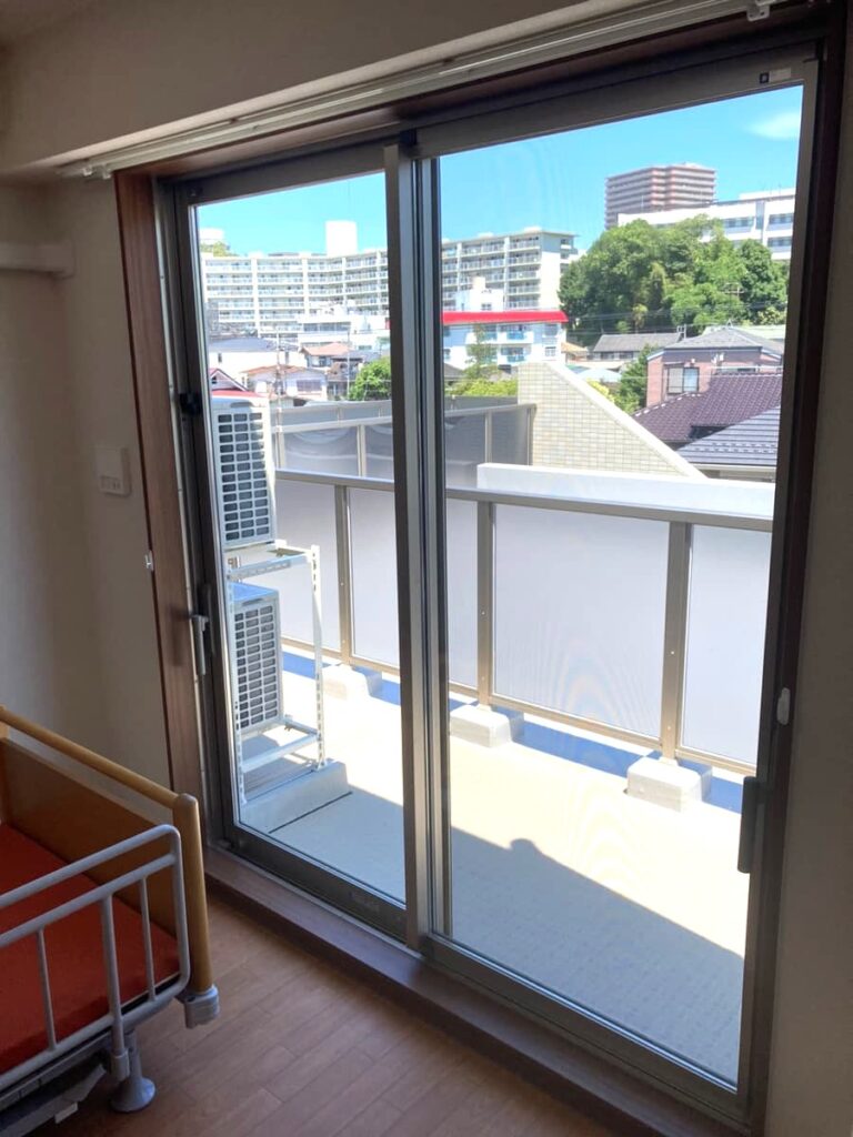 〈住宅型有料老人ホーム〈ベストライフ松戸中央〉の居室窓