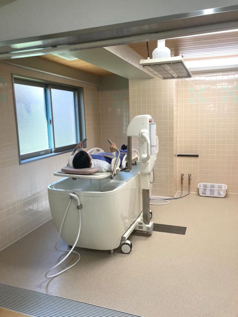 一住宅型有料老人ホーム〈ベストライフ松戸中央〉の機械浴