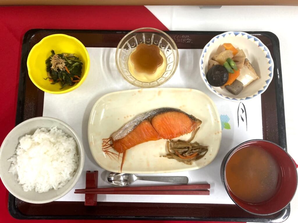 食一住宅型有料老人ホーム〈ベストライフ松戸中央〉の食事例　普通食