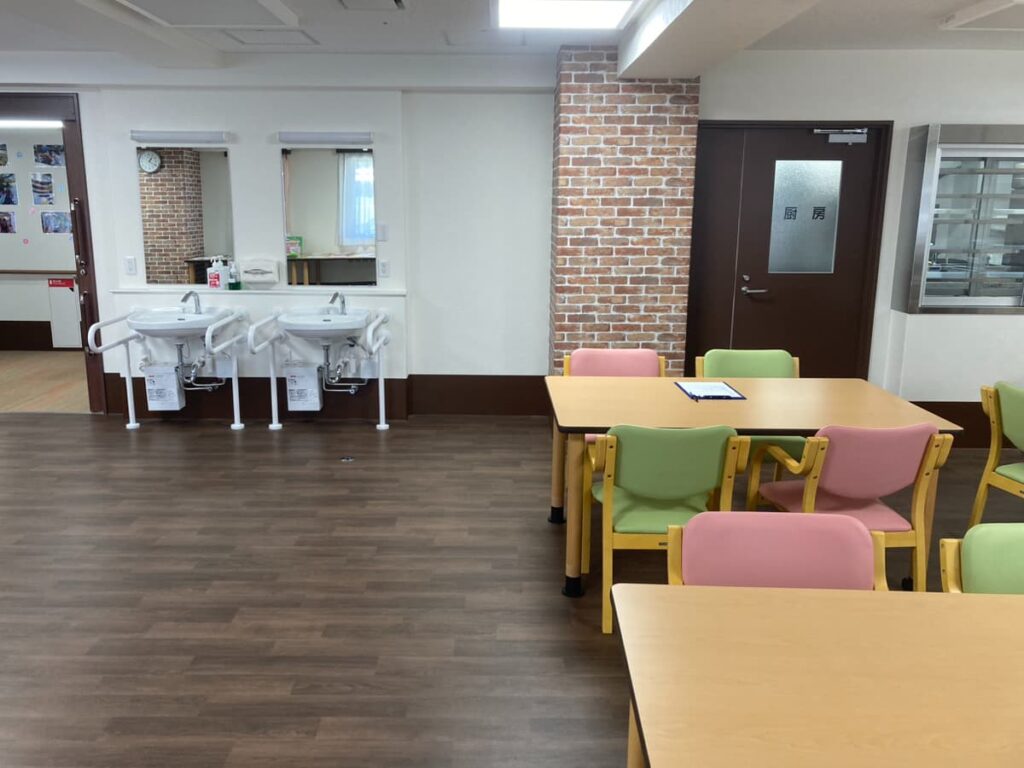 一住宅型有料老人ホーム〈ベストライフ松戸中央〉の食堂