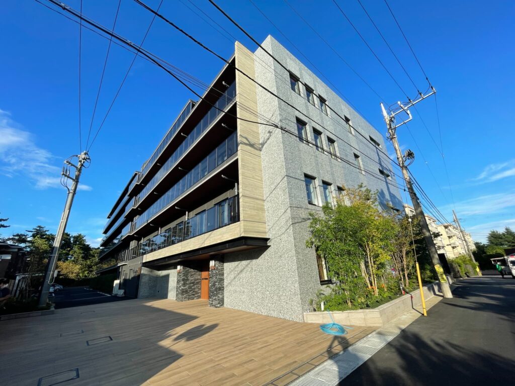 介護付有料老人ホーム〈アズハイム習志野〉の外観