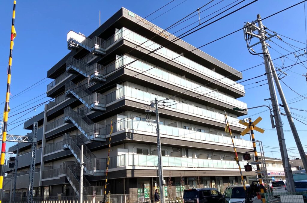 サービス付き高齢者向け住宅〈ココファン松戸六実〉の外観