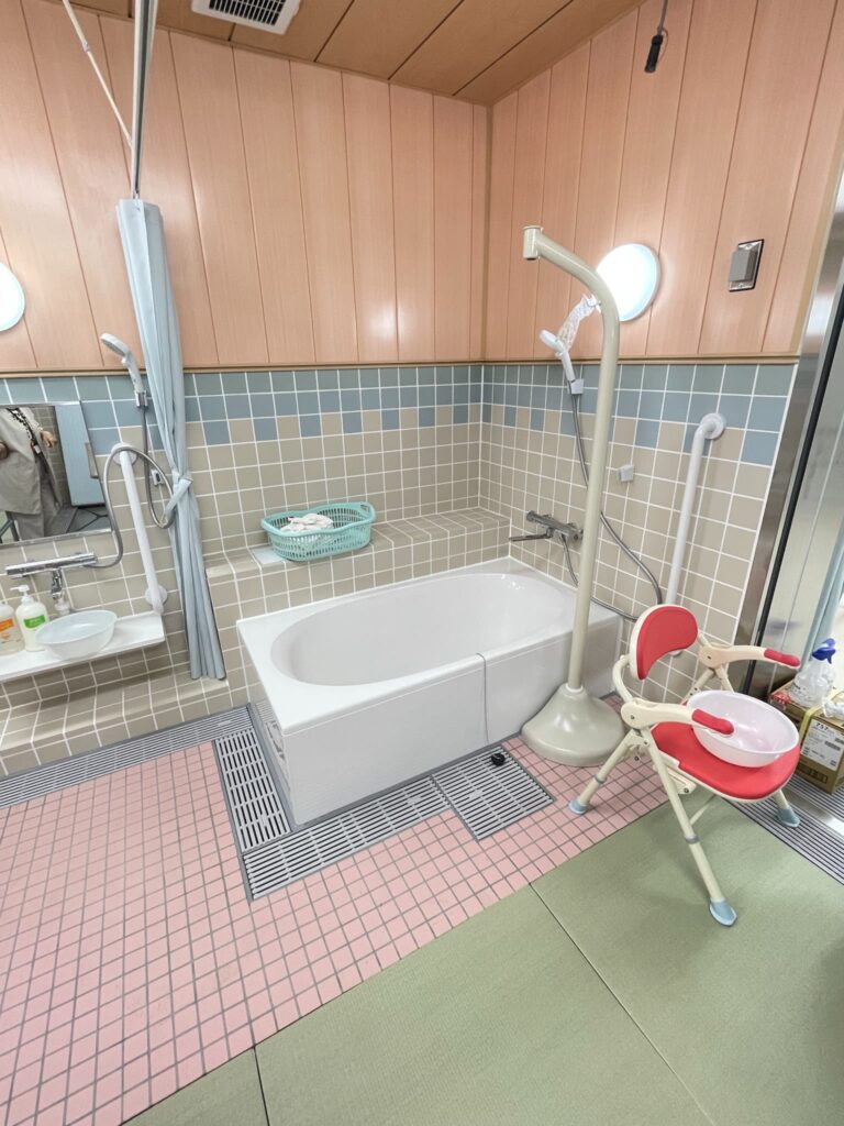 サービス付き高齢者向け住宅〈かがやきレジデンス新鎌ヶ谷〉の共用浴室