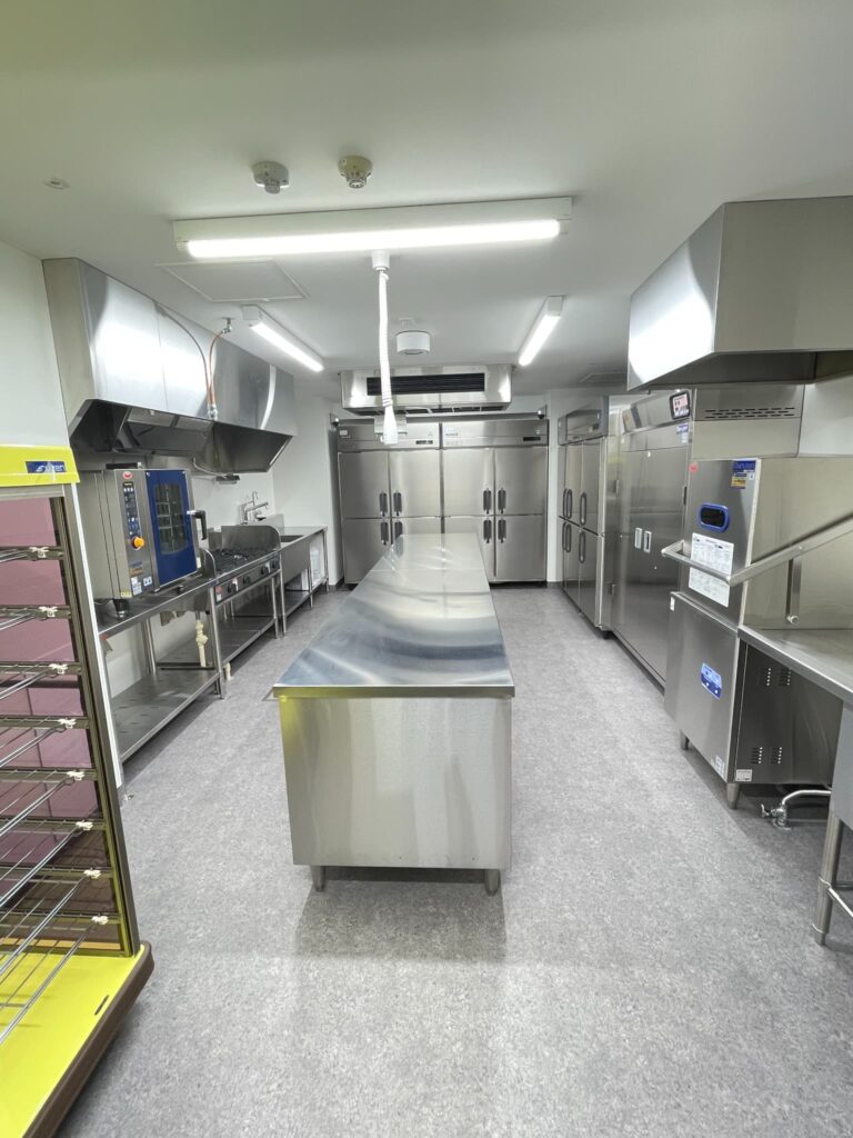 サービス付き高齢者向け住宅〈かがやきレジデンス新鎌ヶ谷〉の厨房