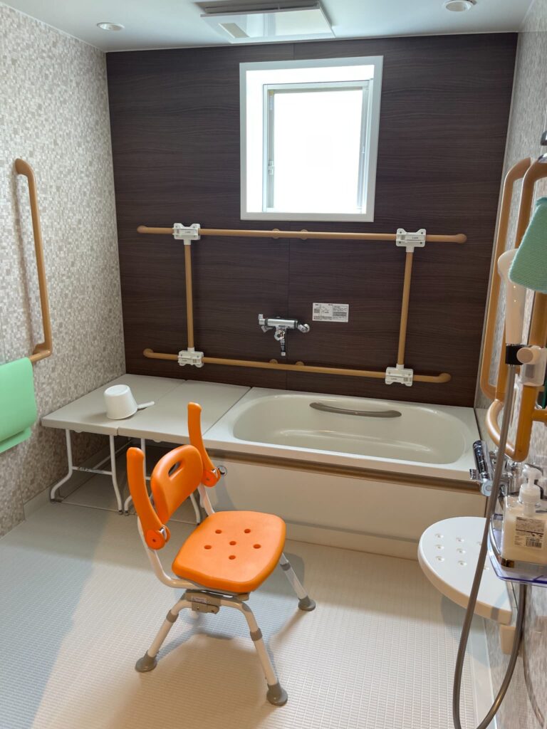 サービス付き高齢者向け住宅〈メディカルホーム四街道〉の浴室（個浴）