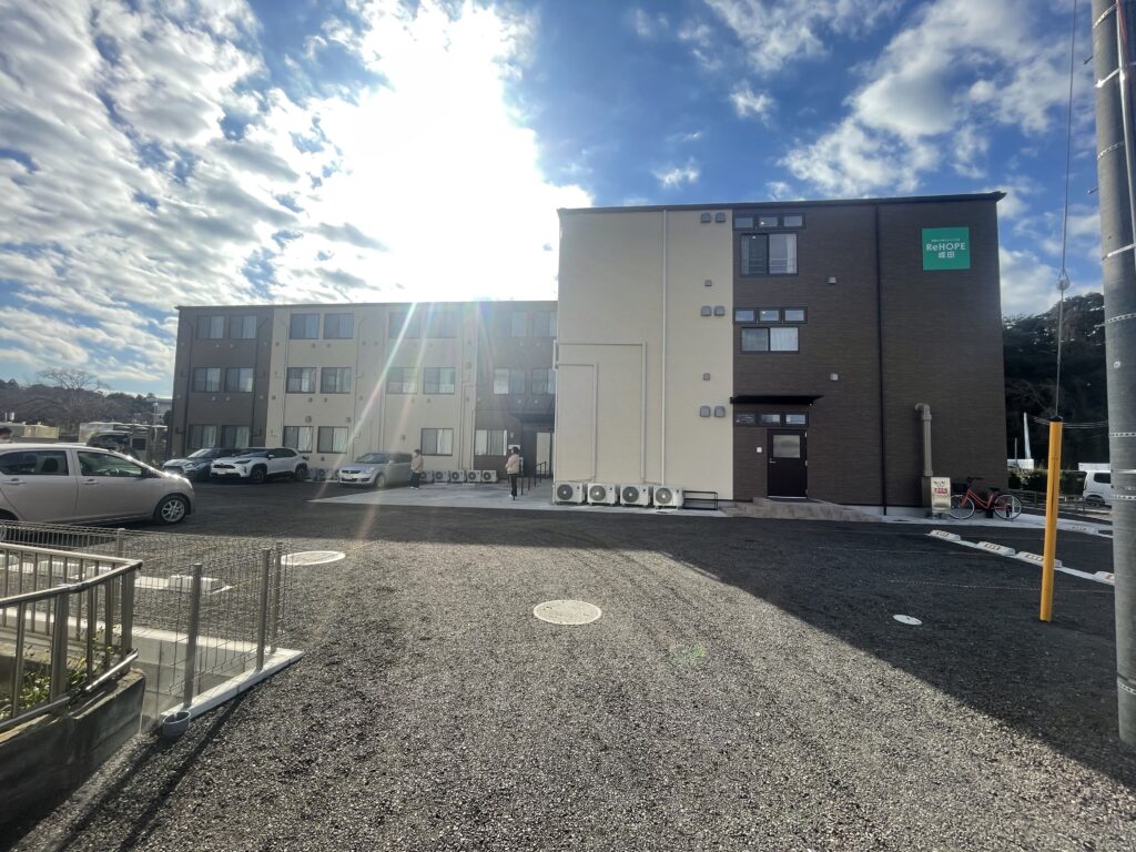 住宅型有料老人ホーム〈ReHOPE 成田〉外観