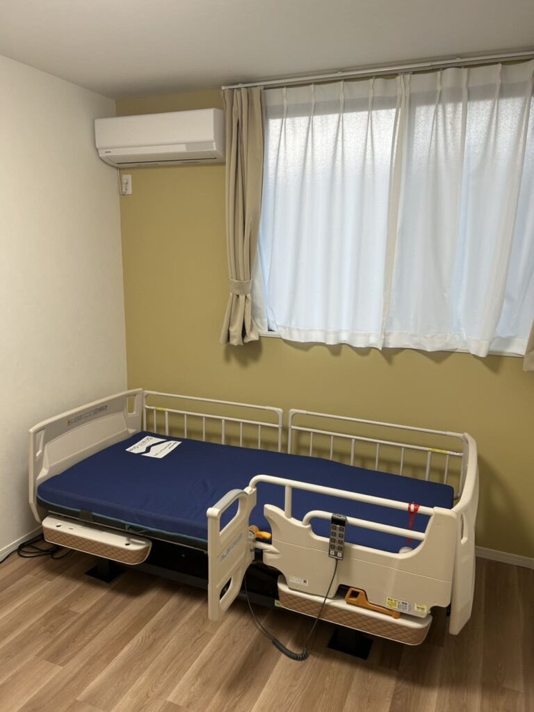 住宅型有料老人ホームカーザミーア大網の居室ベッド