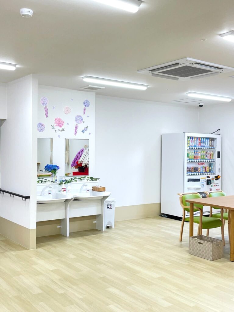 住宅型有料老人ホーム〈アルク千葉おゆみ野〉の食堂3