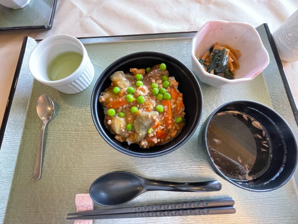 住宅型有料老人ホーム〈グッドタイムリビング千葉みなと／海岸通〉の昼食試食