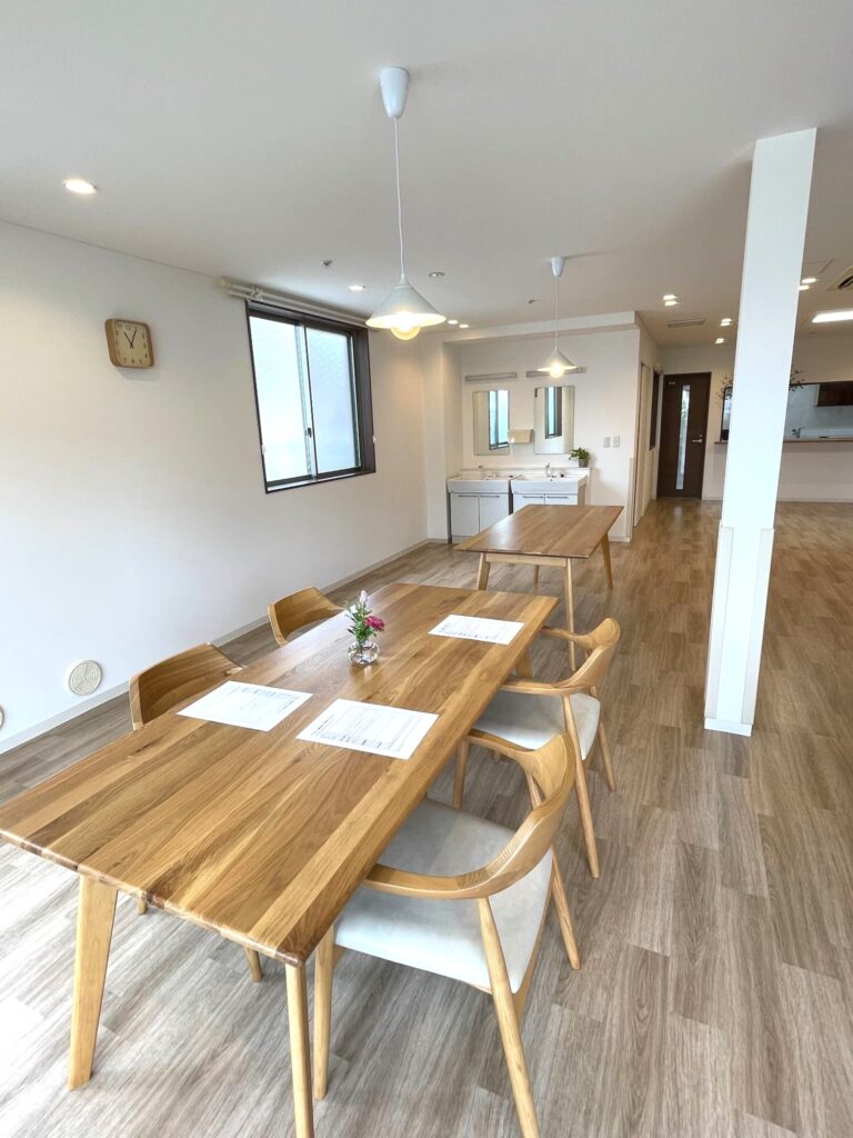 サービス付き高齢者向け住宅〈ドットホーム新検見川〉の食堂