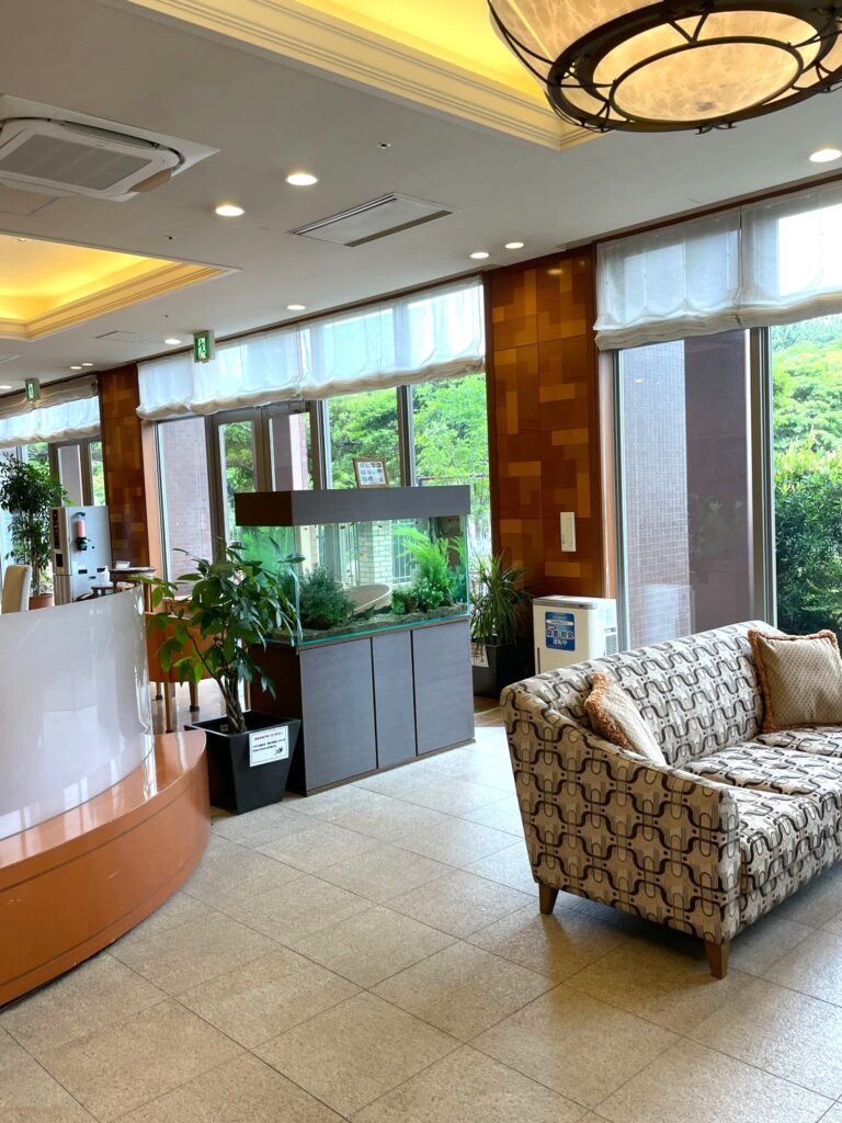 住宅型有料老人ホーム〈グッドタイムリビング千葉みなと／海岸通〉の1階ロビー2