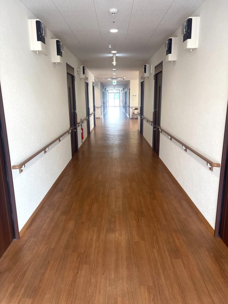 サービス付き高齢者向け住宅〈ドットホーム千城台〉の廊下